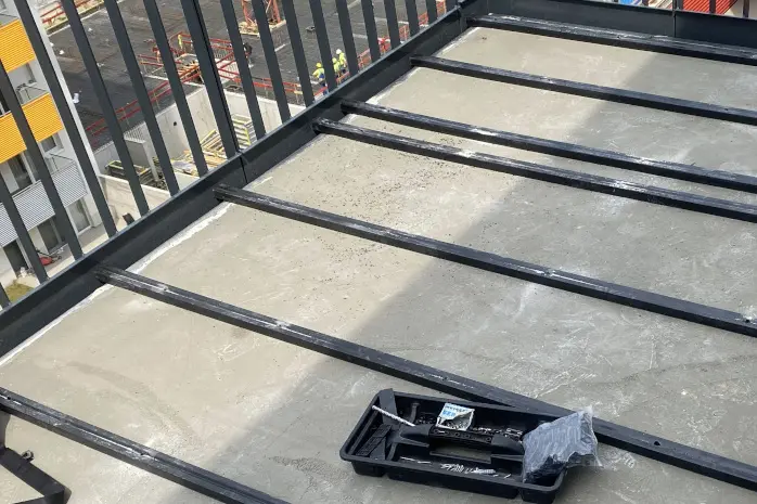 WPC burkolat telepítése beton felületre